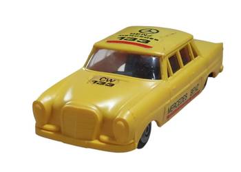 Stary model samochodu Mercedes CW 133 lata 60 napęd koło zamachowe unikat