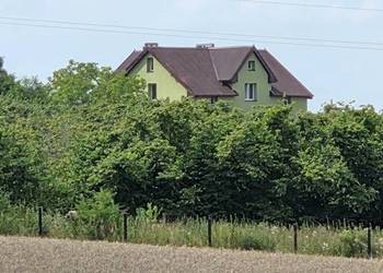 Budynek mieszkalny wielofunkcyjny na 2 ha działce.