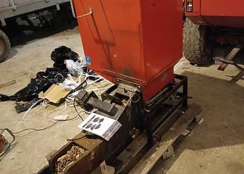 Podajnik na zrębki biomasę trociny bez przeróbek pieca