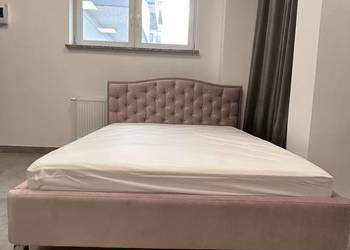 Łożko tapicerowane z kryształkami 160x200 z pojemnikiem