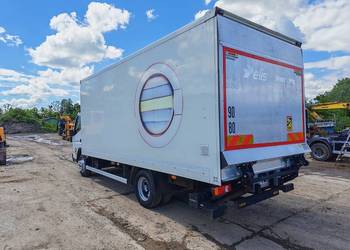 mitsubishi fuso kontener cieżarówka