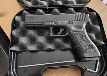 Wiatrówka Glock 17 Blow Back Diabolo/BB 4,5 mm + Akcesoria