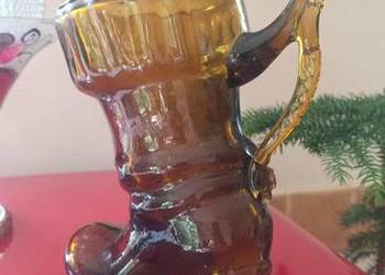 Bucik szklany.   Ciemnomiodowe szkło z czasów PRL-u.