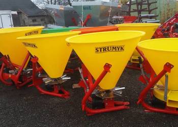 Rozsiewacz nawozów STRUMYK  plastikowy 200-500L