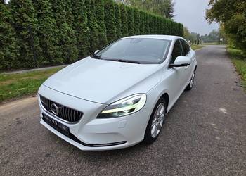 Volvo v40, D4 190KM, automat, bezwypadkowy opłacony Szwajcar Volvo v40, D4 190KM, automat, bezwypadkowy opłacony Szwajcar