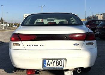 Ford Escort LX USA 2.0 SPI 110km AUTOMAT YOUNGTIMER