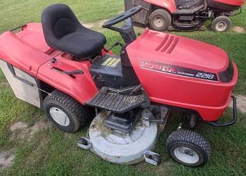 Kosiarka traktorek Honda 2218