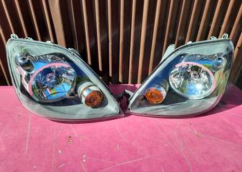 Ford Fiesta 06r komplet lamp przednich nowe