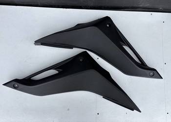 Wypełnienie owiewka PRAWA LEWA STRONA boczek osłona YAMAHA YZF R125