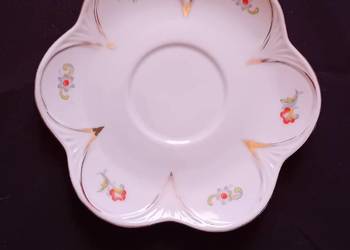 Spodek pod filiżankę Ćmielów, fason 540, sygnatura z okresu 1925-39. Spodek pod filiżankę Ćmielów, fason 540, sygnatura z okresu 1925-39.