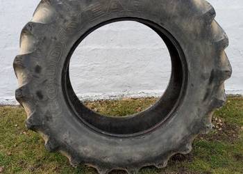 Opona GoodYear 20.8x38 oraz Detka 20.8x38