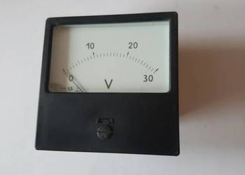 Woltomierz  ( 0-30) V