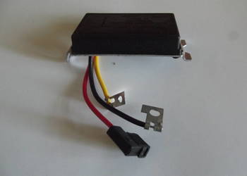 Regulator napięcia na 3-wyjścia URSUS C-360-3P, 15RA2L3P