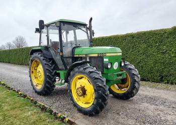 John Deere 2850