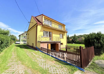 NOWY WIŚNICZ – DOM Z WIDOKIEM NA ZAMEK