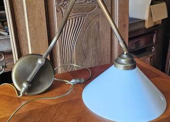 *Lampa ścienna vintage – regulowany kinkiet, mosiądz, szklany klosz*