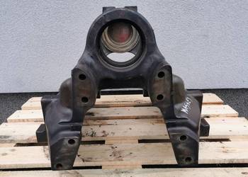 Wspornik ośi przedniej Massey Ferguson 5440