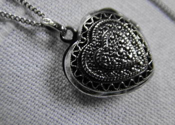 Stary piękny naszyjnik sekretnik srebro