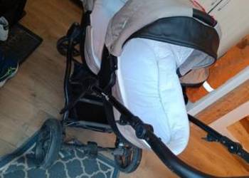 Sprzedam wózek bliźniaczy