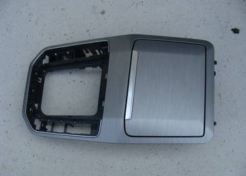 VW GOLF SPORTSVAN PANEL ŚRODKOWY POPIELNICZKA 517863284A