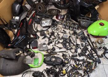 Suzuki GSX 600 F części licznik bak koło gsx600f gsx600 600f oś zacisk kapa