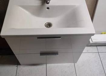 Umywalka Roca + Bateria z szafką wiszącą 60