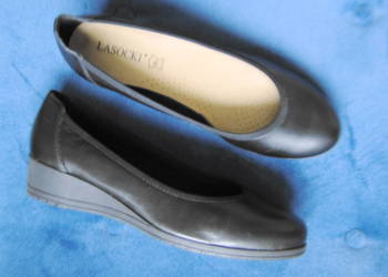 Lasocki Nowe skórzane pantofelki 39