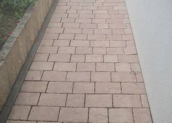 Do sprzedania kostka z rozbiórki. Około 50 metrów dalej.
