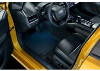 TOYOTA Prius Dywaniki gumowe komplet PW210-47020 OE