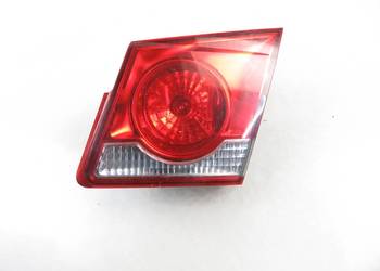 LAMPA PRAWA TYLNA KLAPA CHEVROLET CRUZE (J300) 