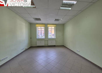 lokal biurowy na parterze.