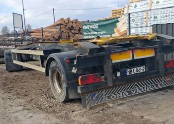 Przyczepa ciężarowa do przewozu kontenerów