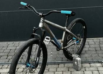 Dirt NS bikes movement