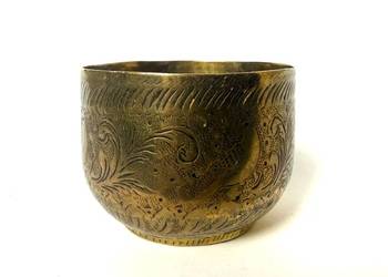 Zabytkowa Mosiężna Czarka kubek mosiądz ręczny grawer orientalny wzór Vinta