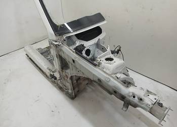 ĆWIARTKA PRAWA PRZEDNIA BMW E88 300