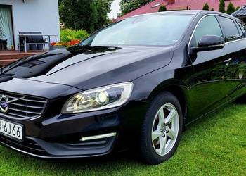 VOLVO V60 MOMENTUM