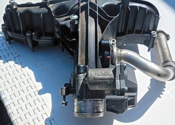 Kolektor Ssący VW PASSAT B7 AUDI A4 B8 A5 8T 2.0 TDI 03L129711AM