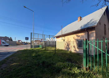 Budynek który służy jako dom lub lokal