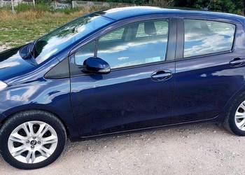 Toyota yaris 1,3 SALON 2013r zadbany ZAMIANA