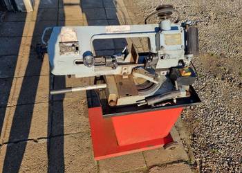 Przecinarka tasmowa do cięcia metalu