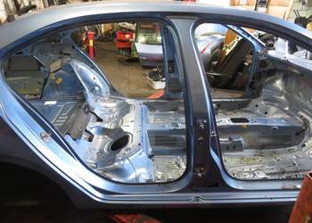 PRÓG SŁUPEK PRAWY BOK LQ5X OCTAVIA III 3 HB