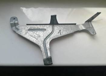 VOLVO V40 MOCOWANIE ZDERZAKA PRAWY PRZÓD OE 31407780