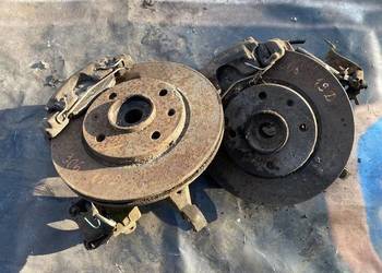 Komplet przednich zwrotnic Peugeot 306 1.9 Diesel