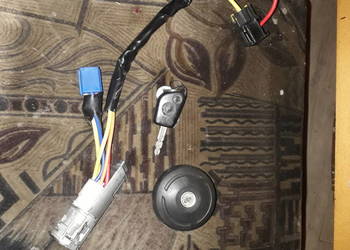 Stacyjka korek wlewu paliwa klucz Citroen Xsara Picasso przed liftem.