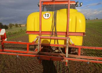 Opryskiwacz 600l 12m