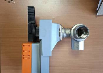 Zawór 3-drogowy Belimo R3020-4-S2 z siłownikiem Belimo NR24A