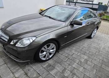 zadbany mercedes e220