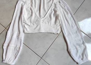 Pull& Bear tetrowa top  bawełniana krótka bluzka letnia ozdobna wyszywana