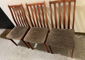 Krzesła tapicerowane, szczebelkowe, drewniane, 6 sztuk. PRL