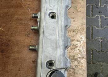 Pokrywa zaworów Audi c4 100 2.5